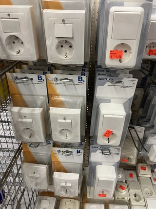 Partij  Electra fix berker opbouw diverse schakelmat.